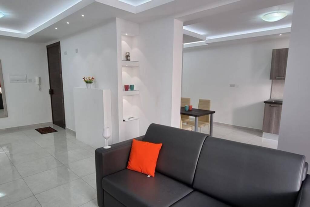 Seaview 2 Double Bedroom Modern Apartment St. Paul's Bay Dış mekan fotoğraf